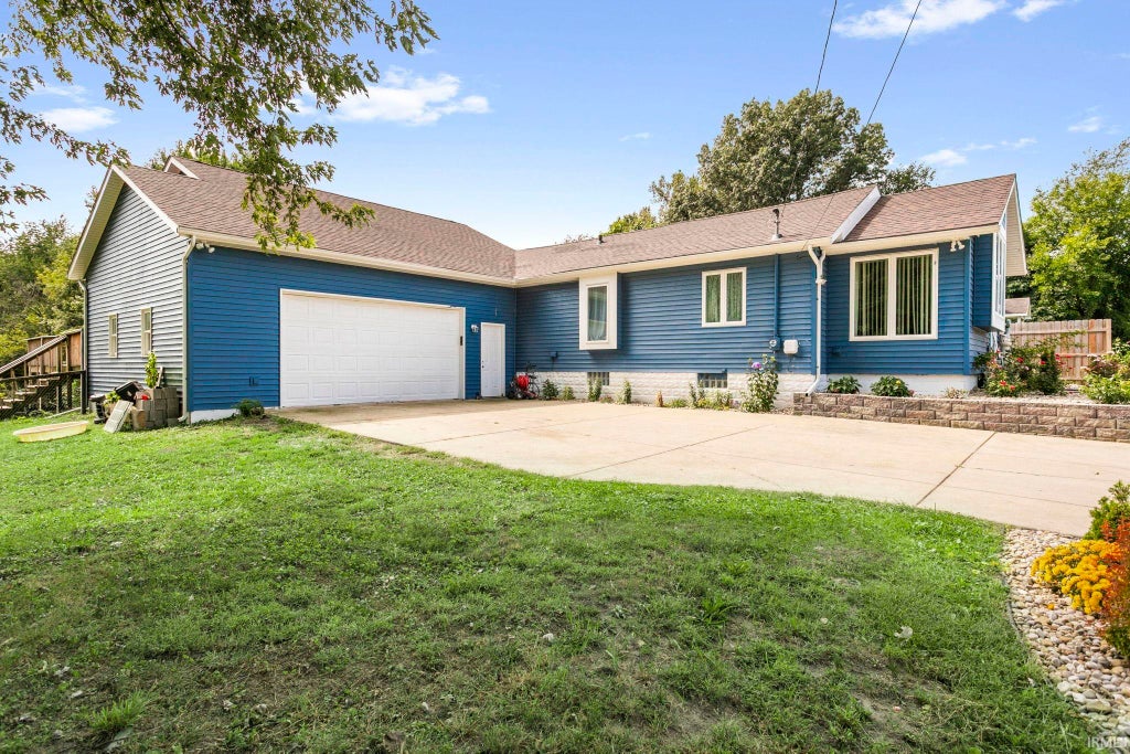 Photo of 4332 Kankakee Trail, South Bend, IN 46619 (MLS # 202639827)
