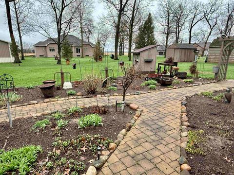 Tiny photo for 971 S Prairiewood Drive, Rochester, IN 46975 (MLS # 202611042)