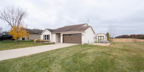 Tiny photo for 701 Rolling River Run, Albion, IN 46701 (MLS # 202545474)