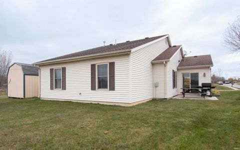 Tiny photo for 701 Rolling River Run, Albion, IN 46701 (MLS # 202545474)