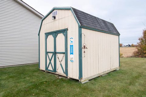 Tiny photo for 701 Rolling River Run, Albion, IN 46701 (MLS # 202545474)