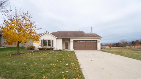 Tiny photo for 701 Rolling River Run, Albion, IN 46701 (MLS # 202545474)