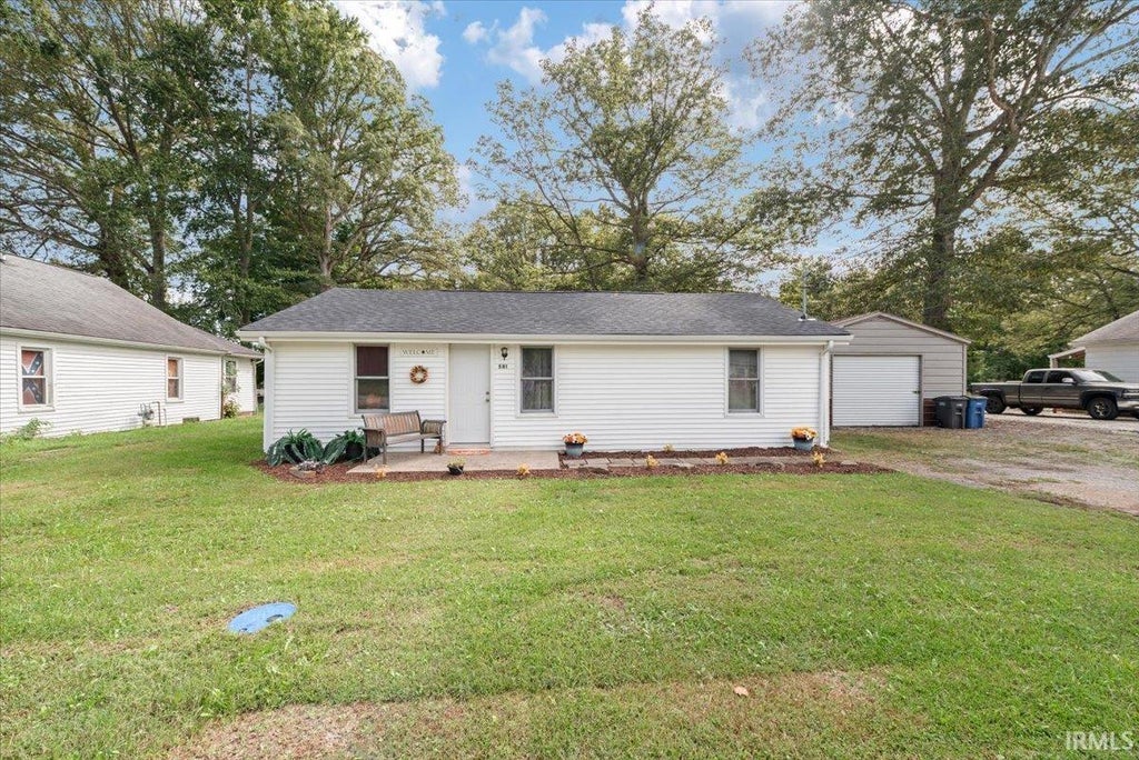 Photo of 581 W 625 S Route, Columbus, IN 47201 (MLS # 202640011)