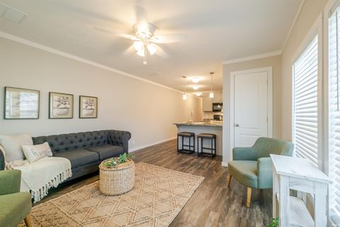 Photo of 340 S Walnut Street, Atlanta, IN 46031 (MLS # 202544304)