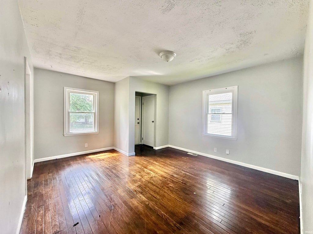 Photo of 1040 Covert Avenue, Evansville, IN 47714 (MLS # 202642769)