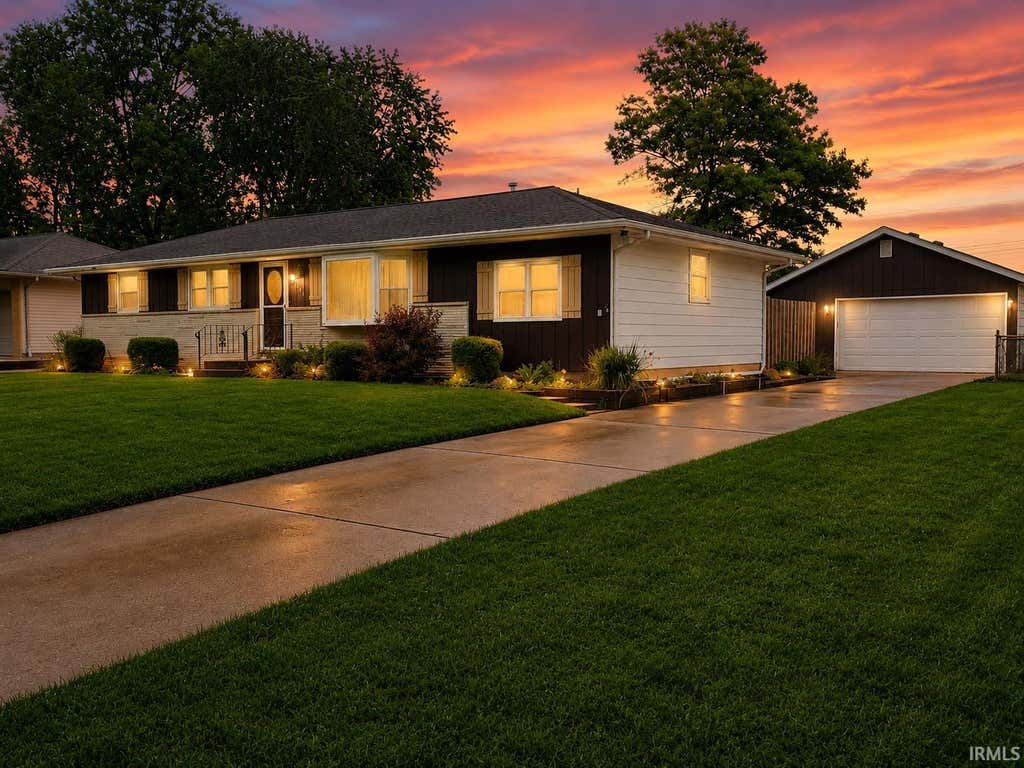 Photo of 1506 Glencoe Boulevard, New Haven, IN 46774 (MLS # 202633391)