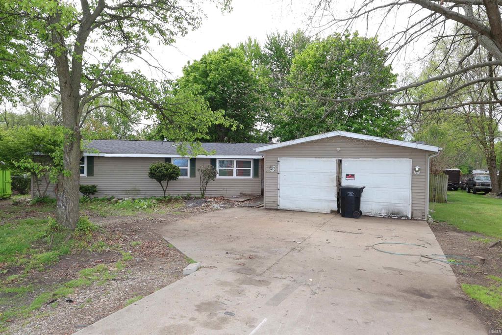 Photo of 23476 Lawrence Street, South Bend, IN 46628 (MLS # 202616832)