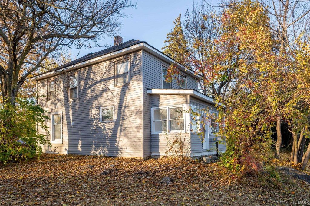 Photo of 2509 N Clinton Street, Fort Wayne, IN 46805 (MLS # 202545949)