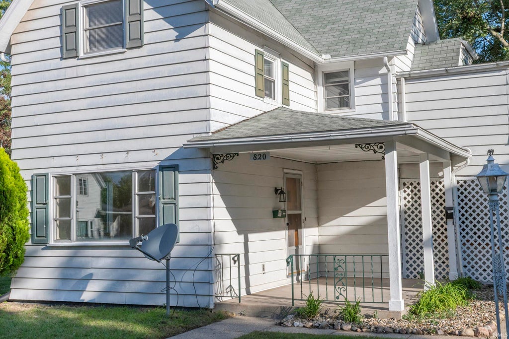 Photo of 820 Kilbourn Street, Elkhart, IN 46514 (MLS # 202639983)