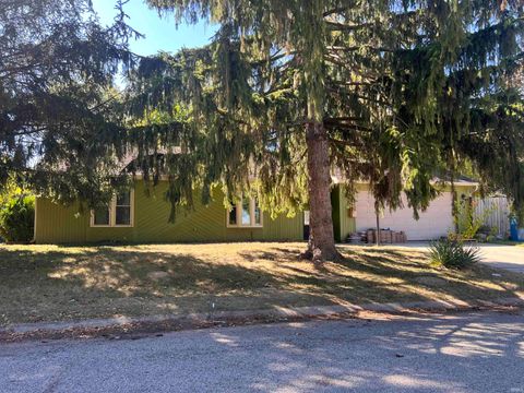 Photo of 5932 Horseshoe Bend, Fort Wayne, IN 46825 (MLS # 202540974)