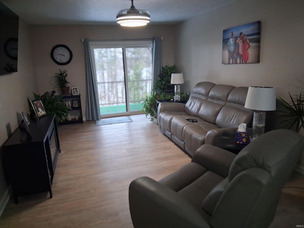 Photo of 842 Senate Avenue, Evansville, IN 47711 (MLS # 202606792)