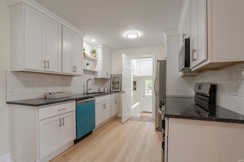 Tiny photo for 1901 S Walnut Lane, Evansville, IN 47714 (MLS # 202642999)