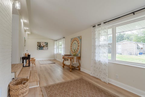 Tiny photo for 1901 S Walnut Lane, Evansville, IN 47714 (MLS # 202642999)