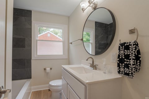 Tiny photo for 1901 S Walnut Lane, Evansville, IN 47714 (MLS # 202642999)