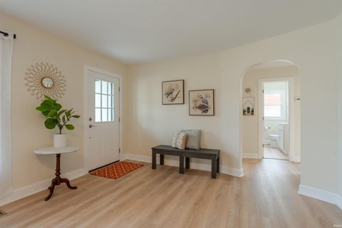 Tiny photo for 1901 S Walnut Lane, Evansville, IN 47714 (MLS # 202642999)