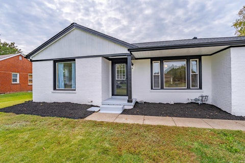 Tiny photo for 1901 S Walnut Lane, Evansville, IN 47714 (MLS # 202642999)