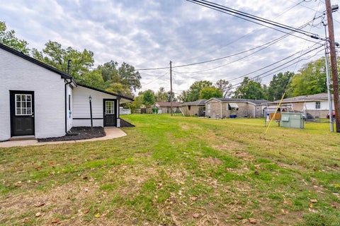 Tiny photo for 1901 S Walnut Lane, Evansville, IN 47714 (MLS # 202642999)