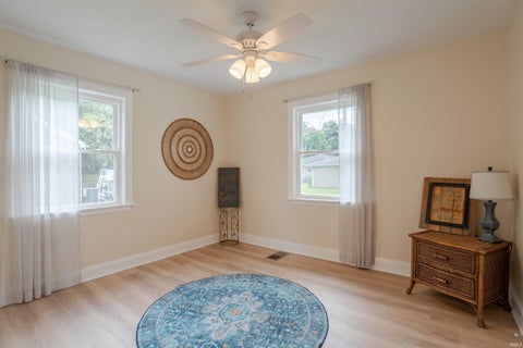 Tiny photo for 1901 S Walnut Lane, Evansville, IN 47714 (MLS # 202642999)