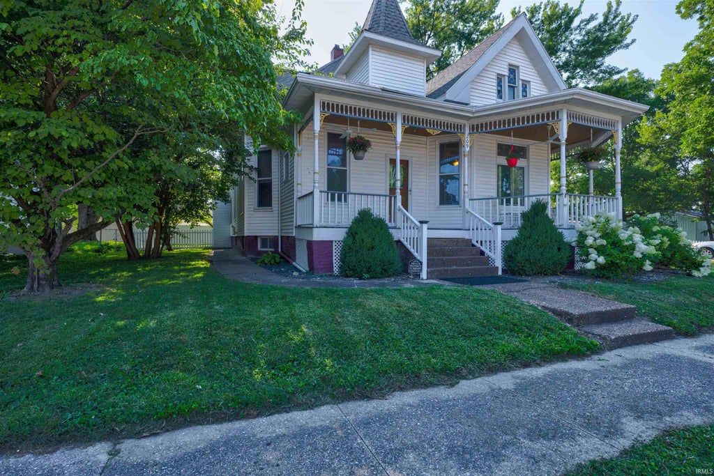 Photo of 209 N Main Street, Haubstadt, IN 47639 (MLS # 202628190)