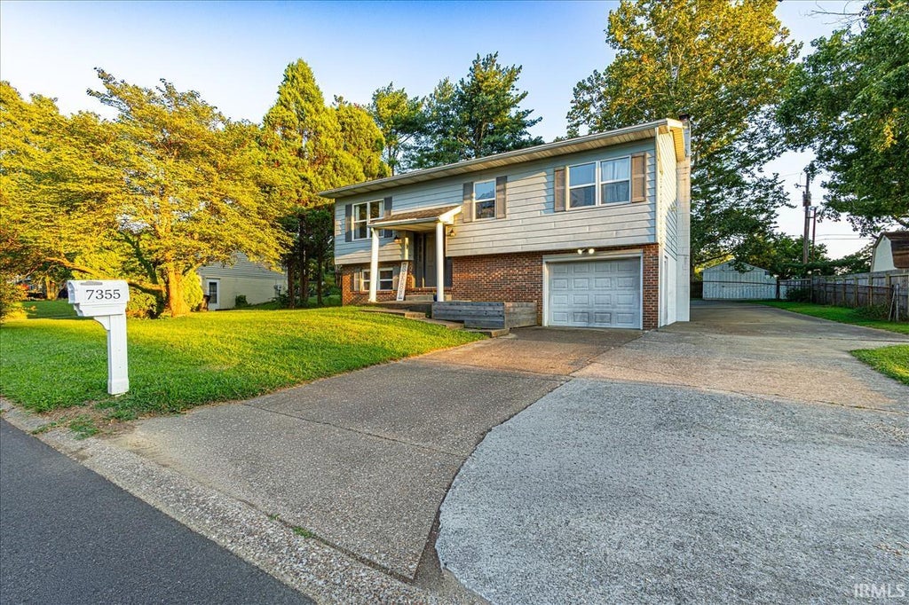 Photo of 7355 Oakpark Drive, Newburgh, IN 47630 (MLS # 202636066)