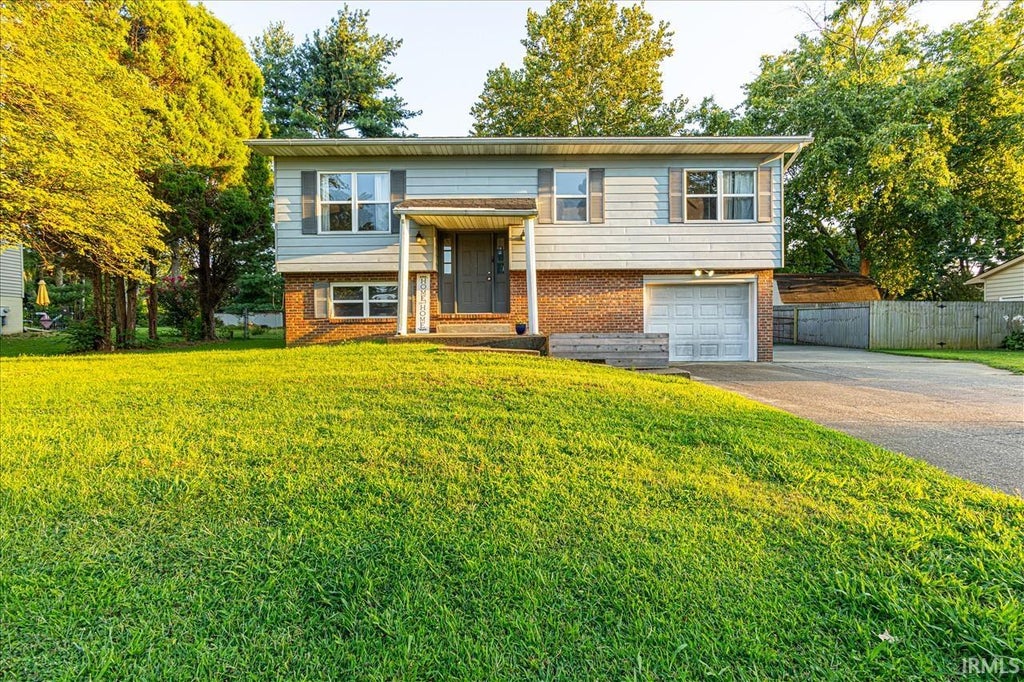 Photo of 7355 Oakpark Drive, Newburgh, IN 47630 (MLS # 202636066)