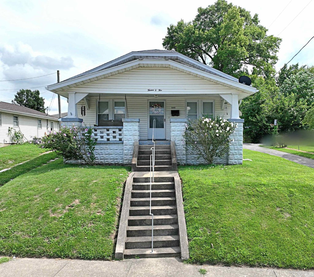 Photo of 1305 State Street, Washington, IN 47501 (MLS # 202633955)