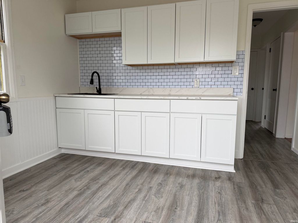 Photo of 212 N Gladstone Avenue, South Bend, IN 46619 (MLS # 202549722)