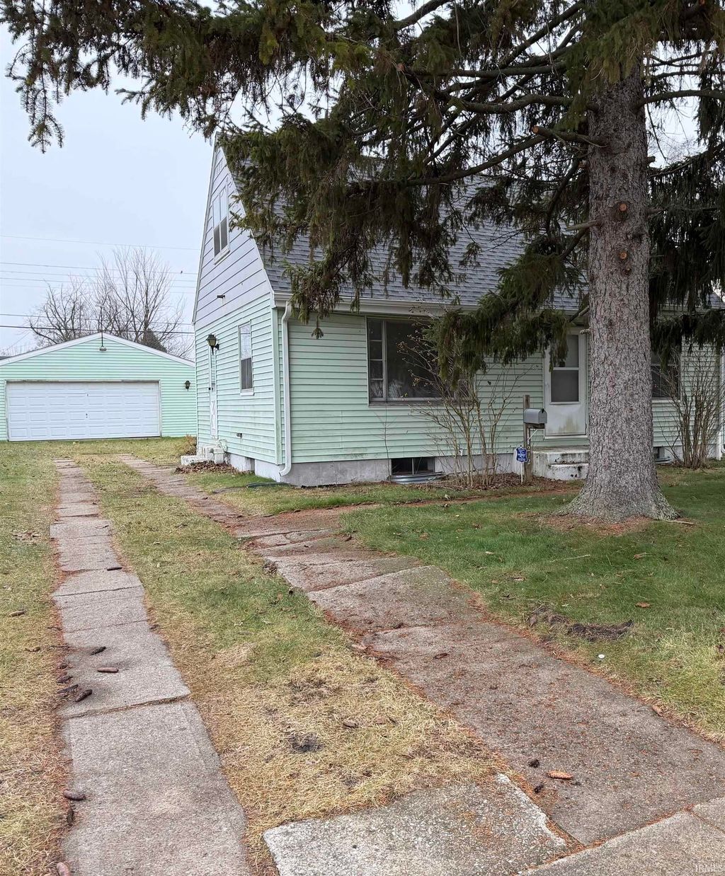 Photo of 212 N Gladstone Avenue, South Bend, IN 46619 (MLS # 202549722)