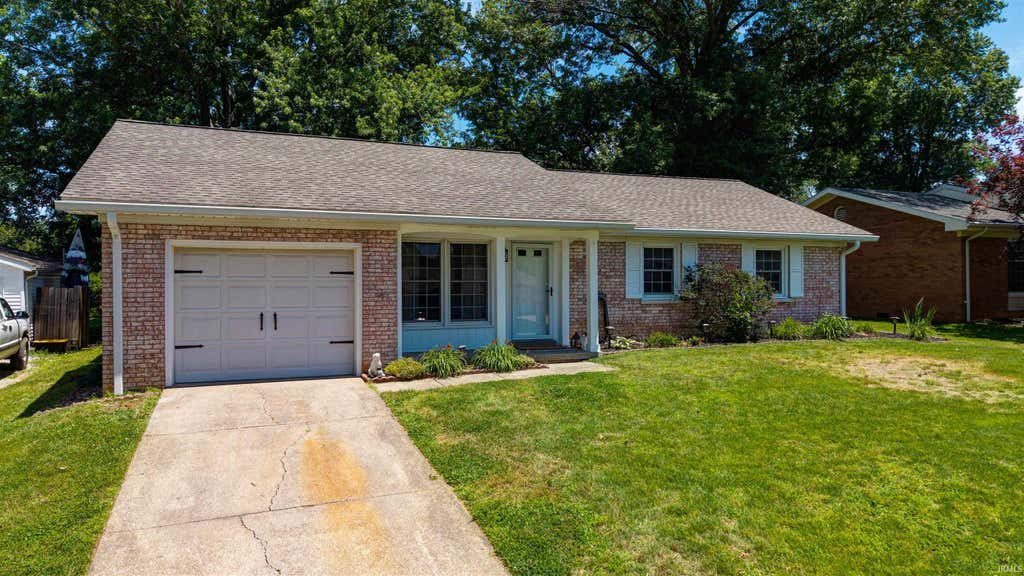 Photo of 2621 Meadow Lark Lane, Evansville, IN 47720 (MLS # 202622032)