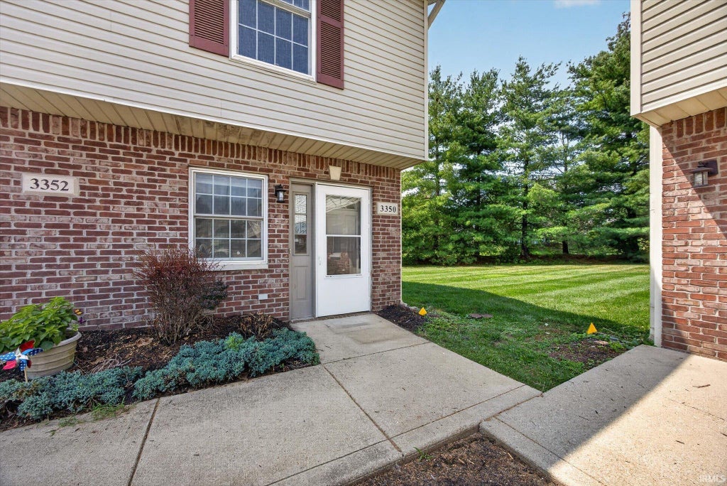 Photo of 3350 S Oaklawn Circle, Bloomington, IN 47401 (MLS # 202632338)