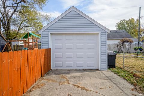 Tiny photo for 413 S 29th Street, Lafayette, IN 47904 (MLS # 202545044)
