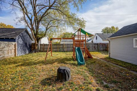 Tiny photo for 413 S 29th Street, Lafayette, IN 47904 (MLS # 202545044)