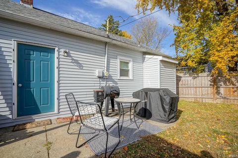 Tiny photo for 413 S 29th Street, Lafayette, IN 47904 (MLS # 202545044)
