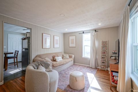 Tiny photo for 413 S 29th Street, Lafayette, IN 47904 (MLS # 202545044)