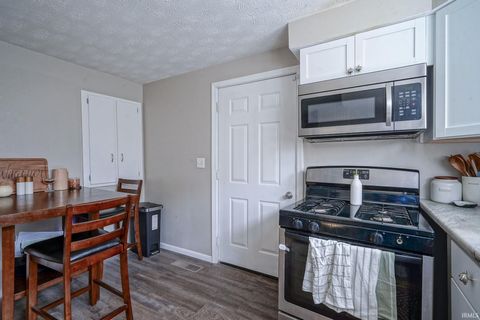 Tiny photo for 413 S 29th Street, Lafayette, IN 47904 (MLS # 202545044)