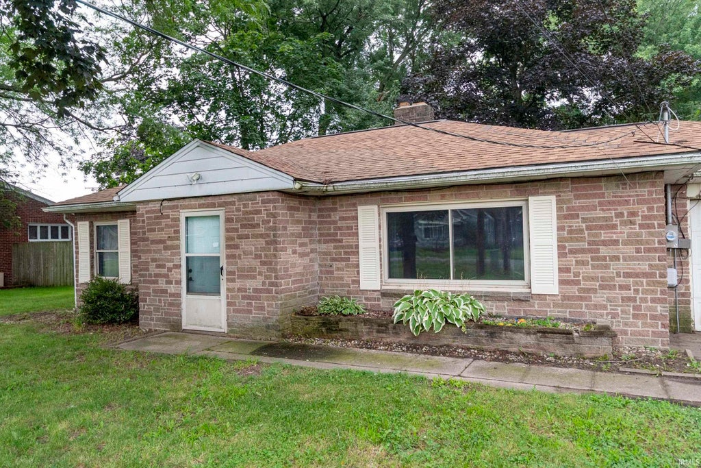 Photo of 54039 County Road 5 Road, Elkhart, IN 46514 (MLS # 202632749)