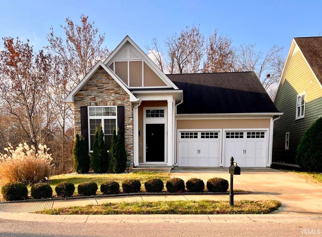 Photo of 1610 S Hathaway Court, Bloomington, IN 47401 (MLS # 202546244)