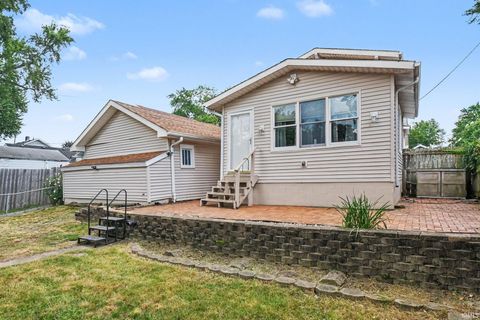 Tiny photo for 141 Gage Avenue, Elkhart, IN 46516 (MLS # 202630121)