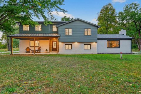 Photo of 4127 N US 35 Highway, Logansport, IN 46978 (MLS # 202542361)
