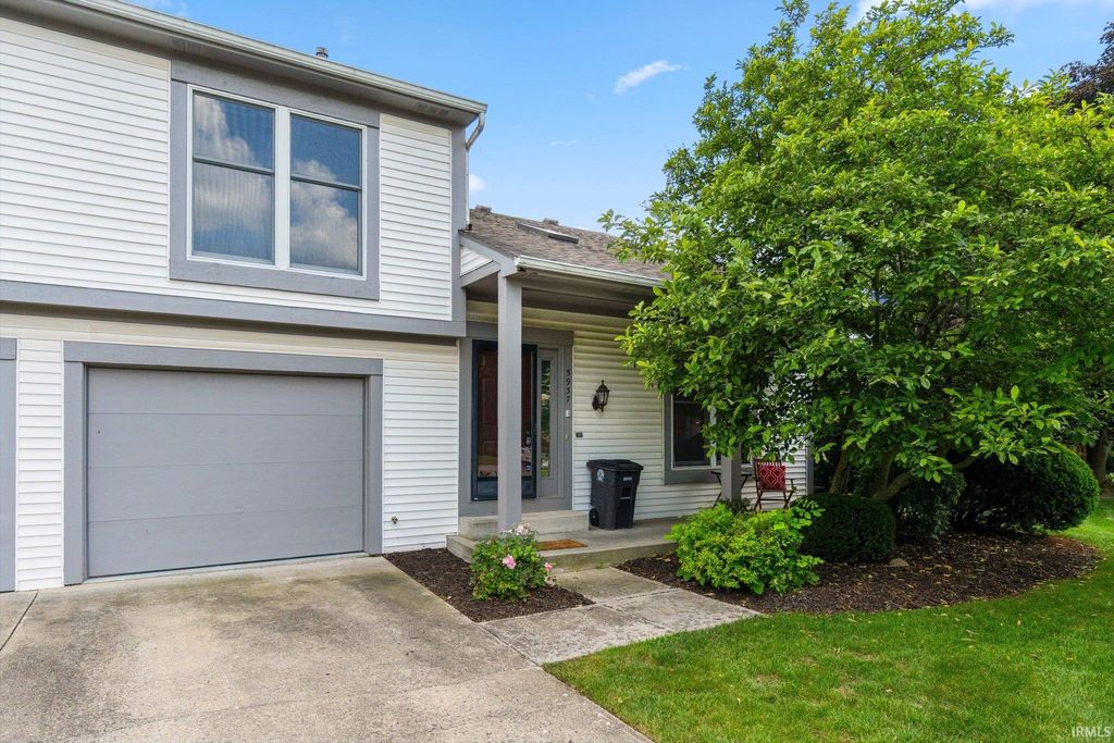 Photo of 5937 Sawmill Woods Court, Fort Wayne, IN 46835 (MLS # 202603827)