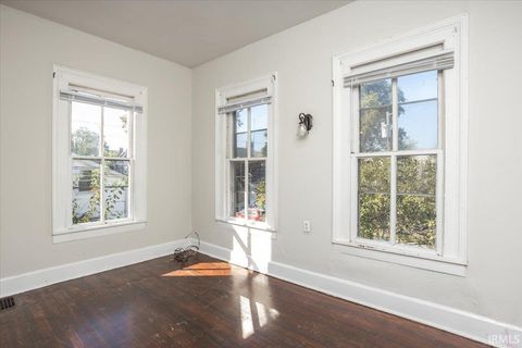 Tiny photo for 519 N 11th Street, Lafayette, IN 47904 (MLS # 202540497)