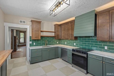 Tiny photo for 802 Columbia Street, Lafayette, IN 47901 (MLS # 202544908)