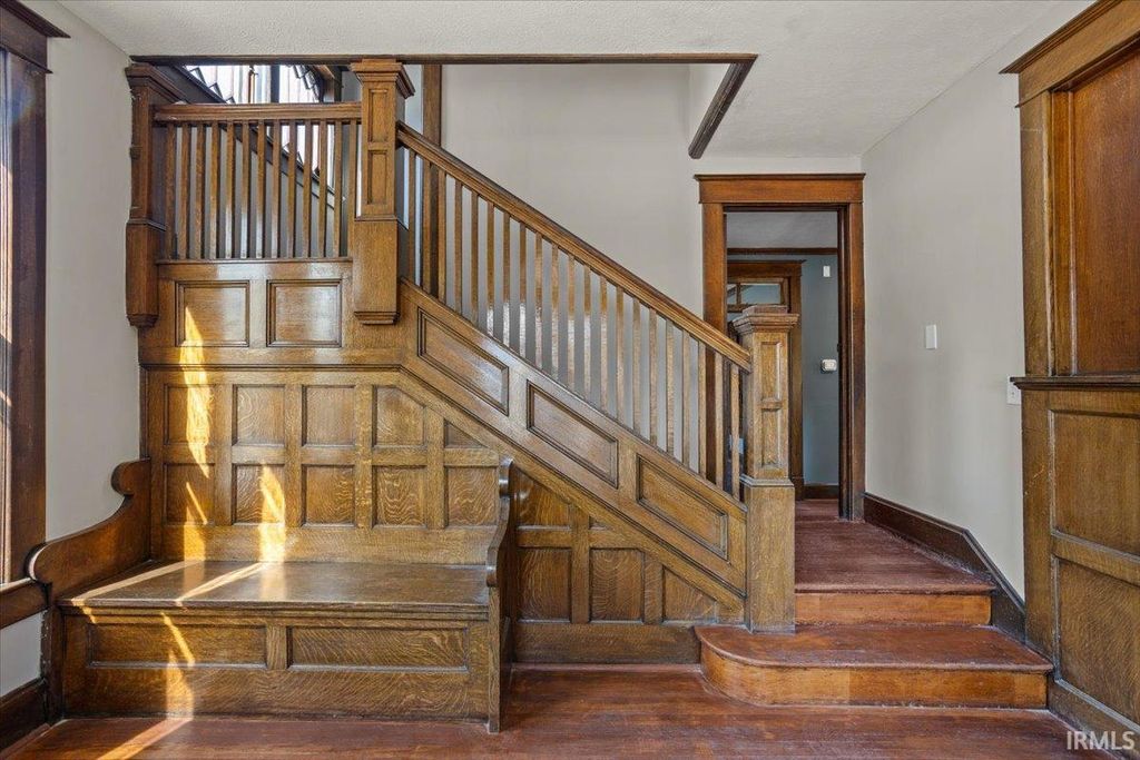 Photo of 802 Columbia Street, Lafayette, IN 47901 (MLS # 202544908)