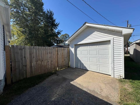 Tiny photo for 1225 N Indiana Avenue, Kokomo, IN 46901 (MLS # 202642781)