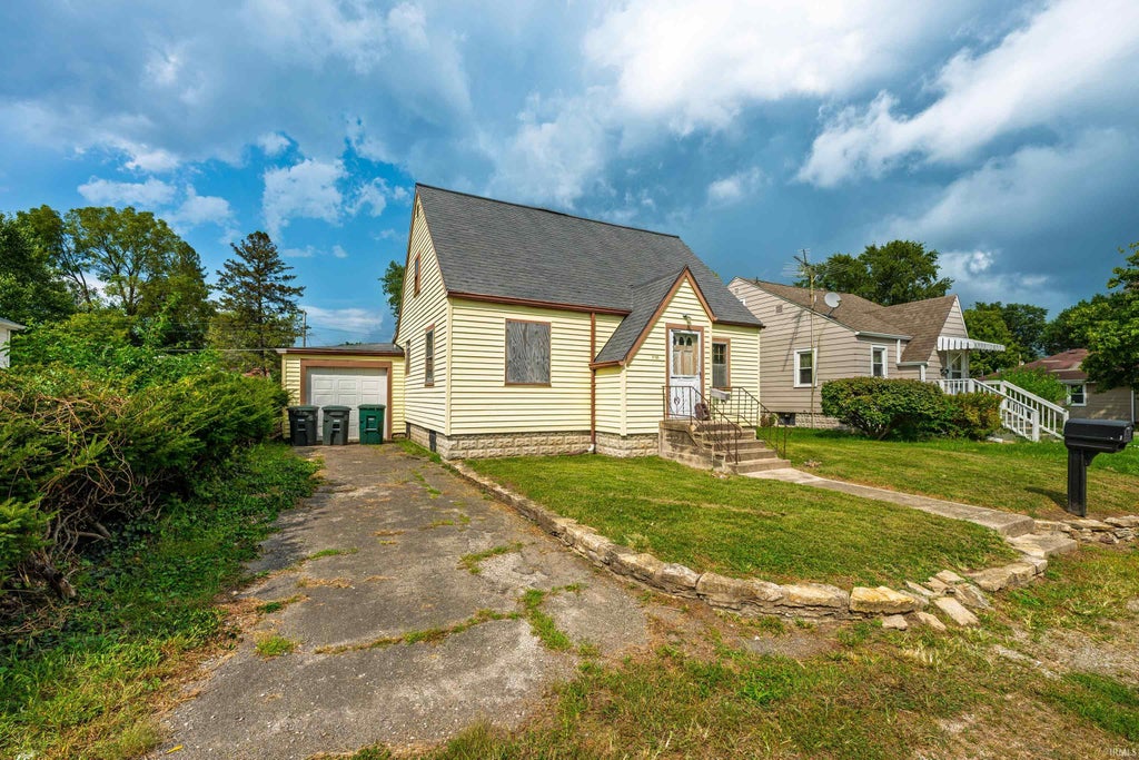 Photo of 1810 E 22nd Street, Muncie, IN 47302 (MLS # 202637174)