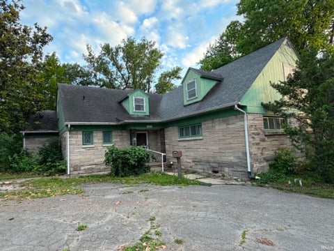 Photo of 785 W Main Street ST, Bloomfield, IN 47424 (MLS # 202621811)