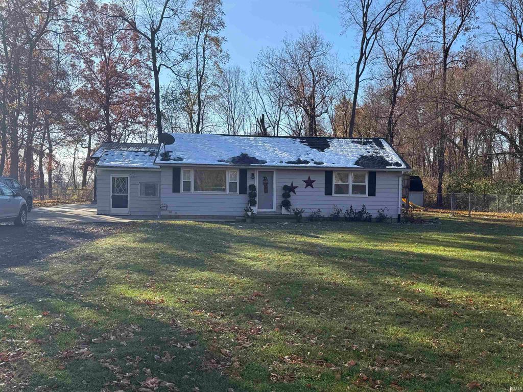 Photo of 0510 E 700 N, Howe, IN 46746 (MLS # 202545839)