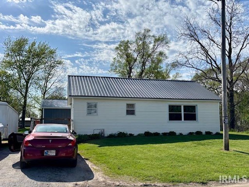 Photo of 314 Clayton Street, Rochester, IN 46975 (MLS # 202614376)