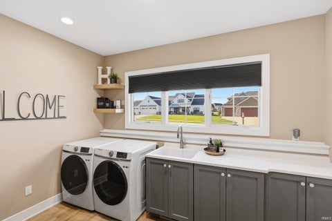Tiny photo for 6119 Arvada Way, Fort Wayne, IN 46845 (MLS # 202637921)