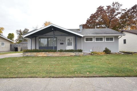 Tiny photo for 1117 Whitehall Drive, South Bend, IN 46615 (MLS # 202545481)